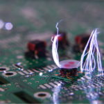 pourquoi-vos-moteurs-et-vos-cartes-electroniques-lachent-trop-tot